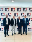 MLB y Comisionado de Béisbol se reúnen para fortalecer registros de academias y dopaje en RD